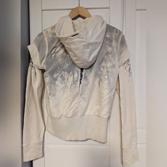 Lululemon Elemental Bomber - Tree Branch Pattern- Vintage - Size 6 - Picture 2 of 4